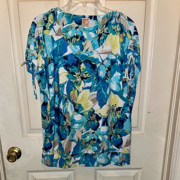 JM COLLECTION Women’s Short Sleeve Print Top. Sz M. - Picture 1 of 4